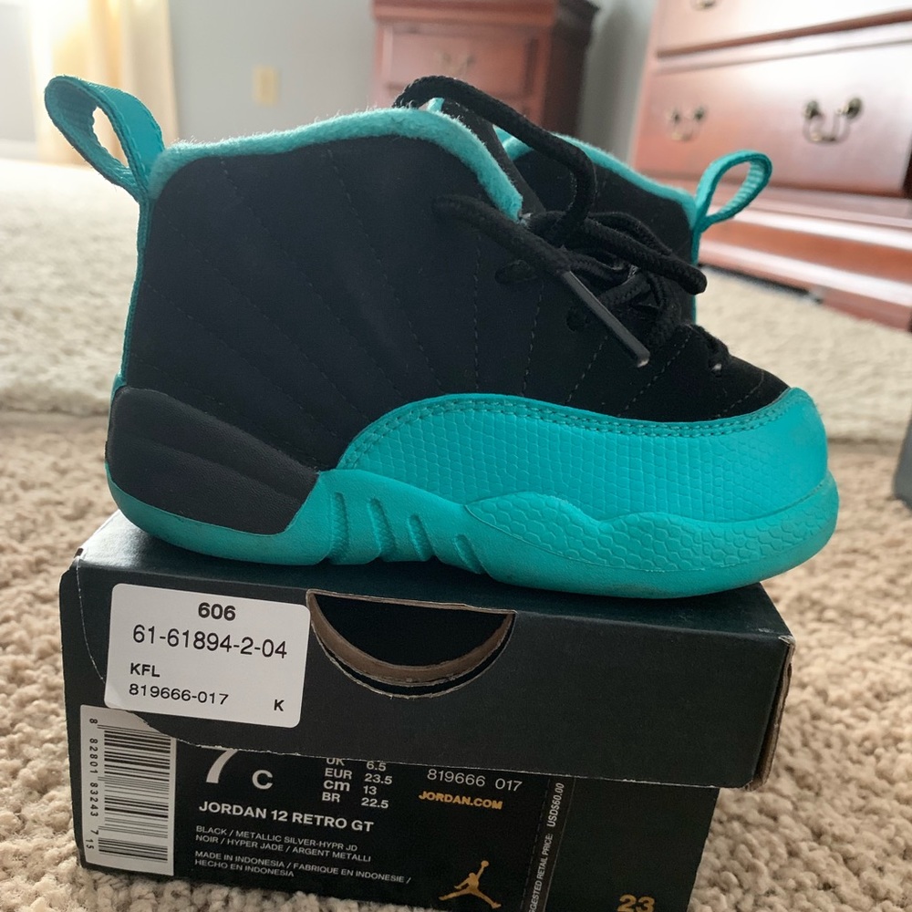Jordan Retro 12, Black & Jade, sz. 7c